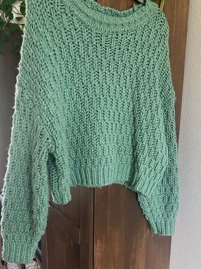 Universal Thread Mint Green Chunky Knit Crewneck Sweater